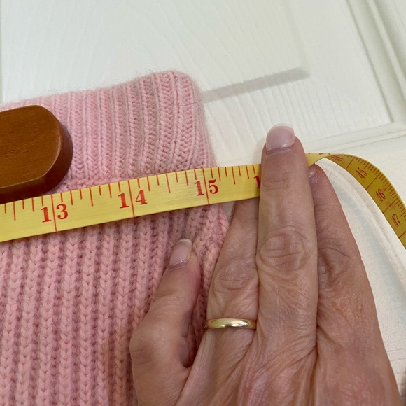 H&M Soft Pink Sweater - Picture 6 of 7